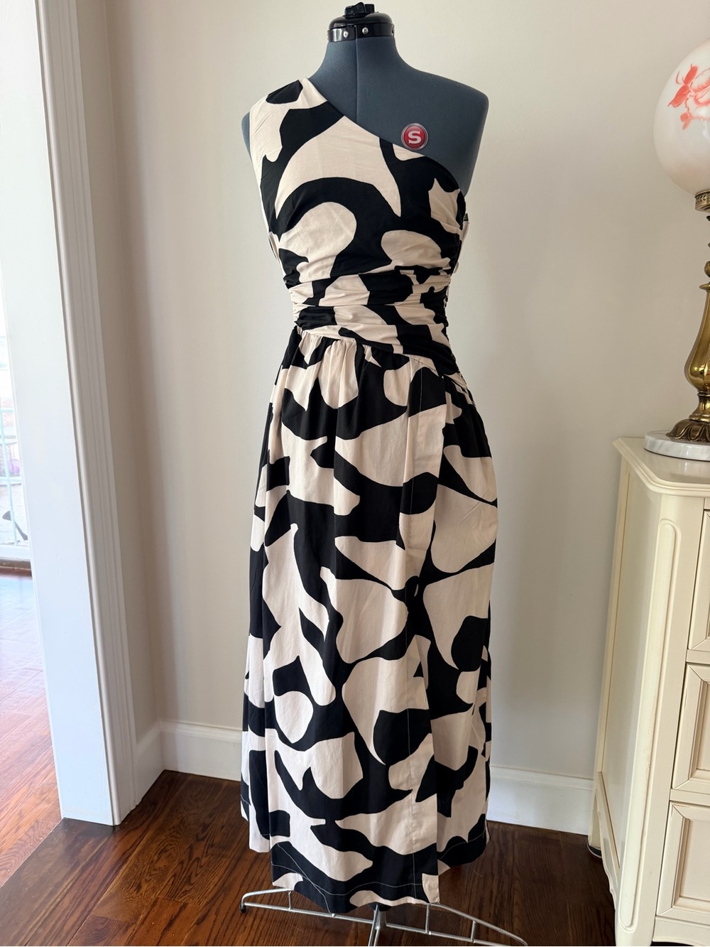 Abercrombie & Fitch Black and Cream One-Shoulder Maxi Dress